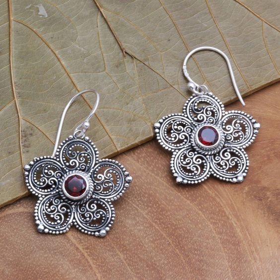 Pendientes Vintage Elegantes con Diseño de Mandala de Flores de Cristal Rojas