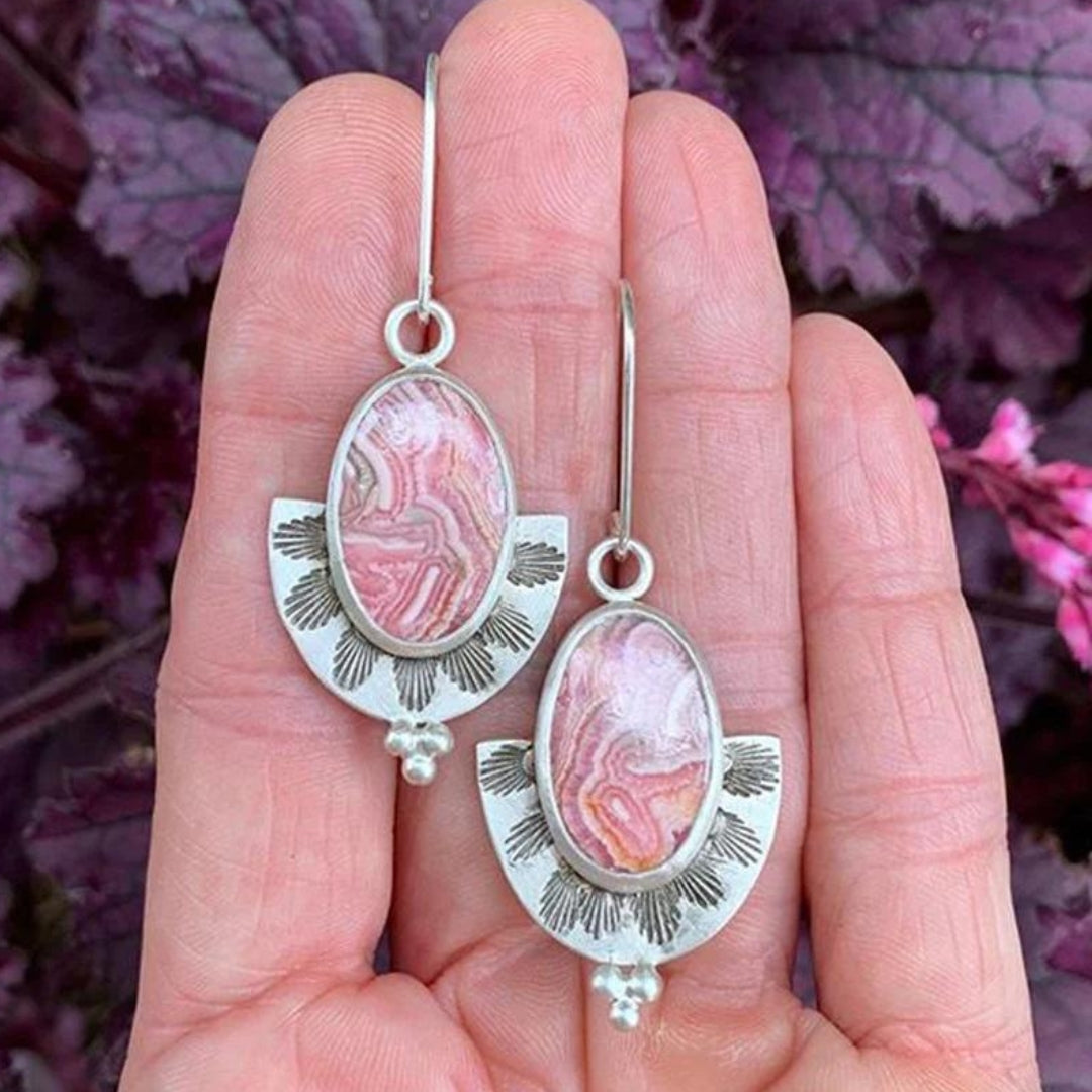 Pendientes de acrílico boho plateados y elegantes