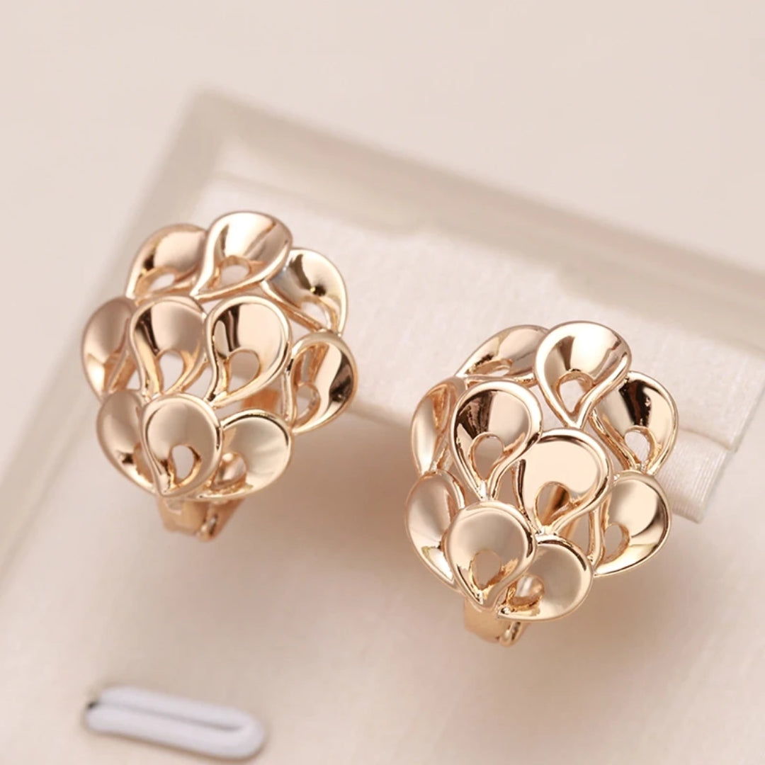 Pendientes de oro brillantes para un look glamuroso