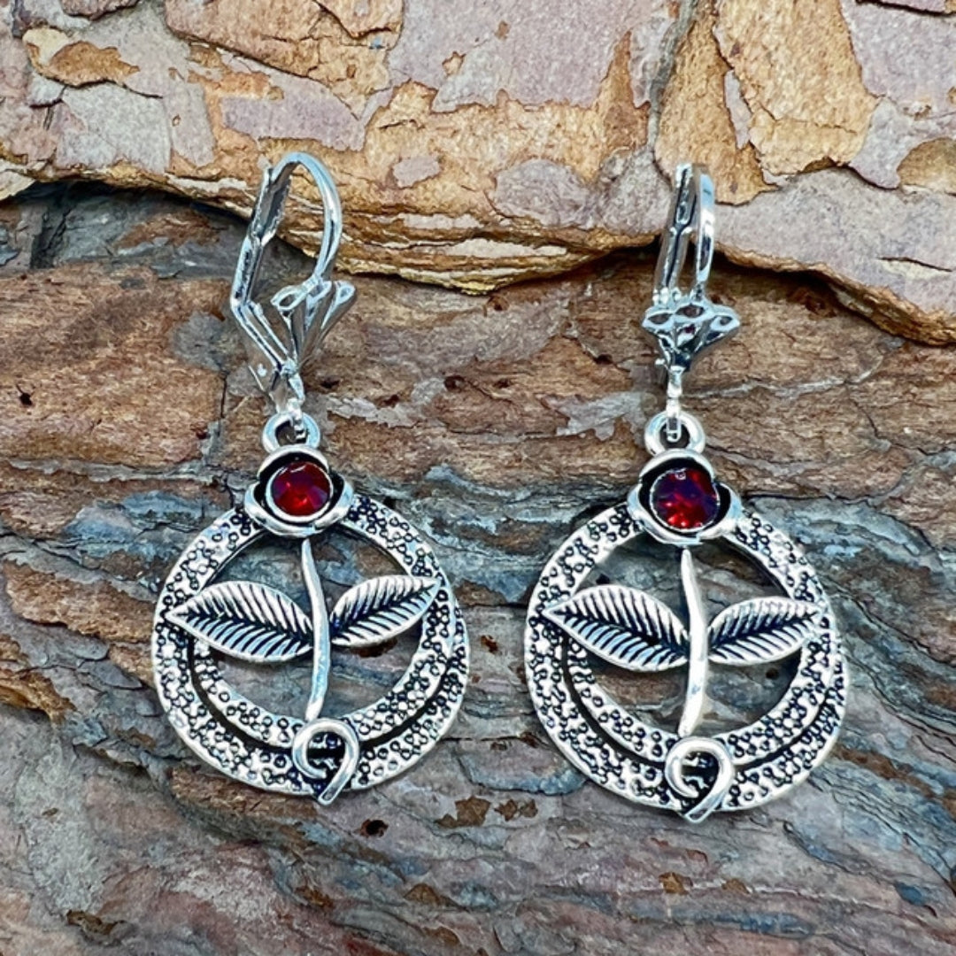 Pendientes vintage elegantes con brillante cristal natural en plata noble