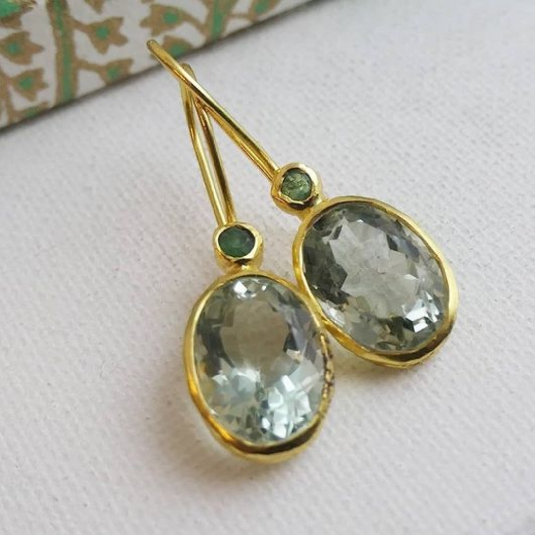 Elegantes pendientes de oro con cristal de oliva vintage