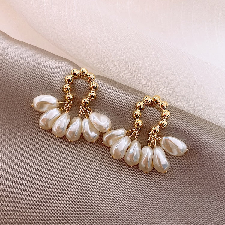Elegantes pendientes de perlas barrocas