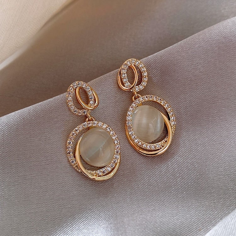 Aretes inspirados en el estilo francés para un look elegante