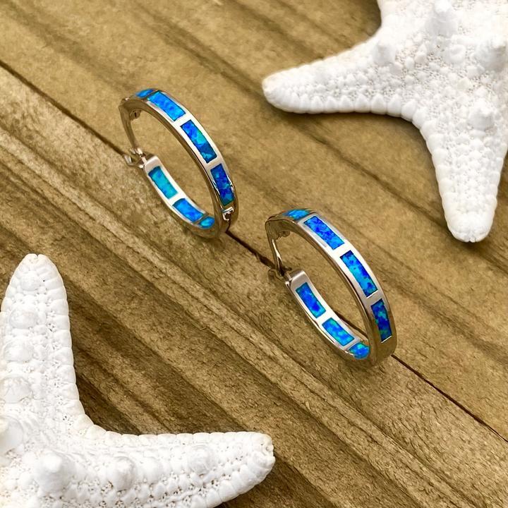 Anillos elegantes de plata con inspiración en el diseño del océano en color opalino