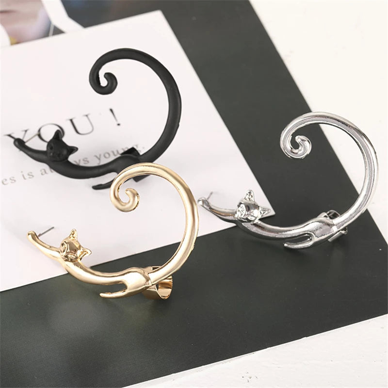 Elegantes pendiente de lujo plateado para gatos con estilo