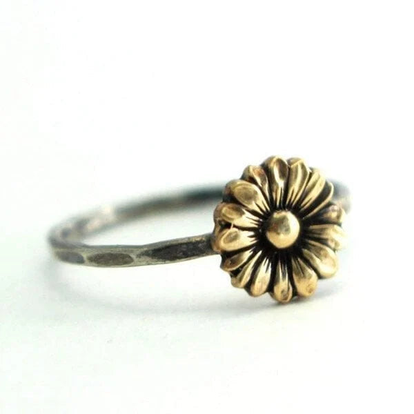 Impresionante Anillo de Girasol Dorado