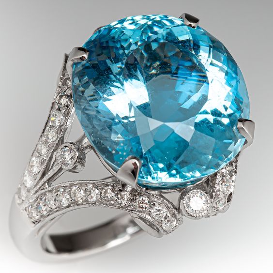 Anillo elegante de plata de ley con brillante cristal azul