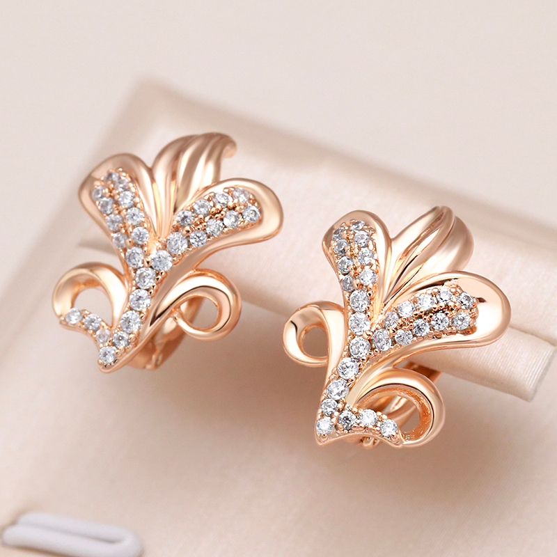 Pendientes de zirconio dorado brillantes para un toque de elegancia