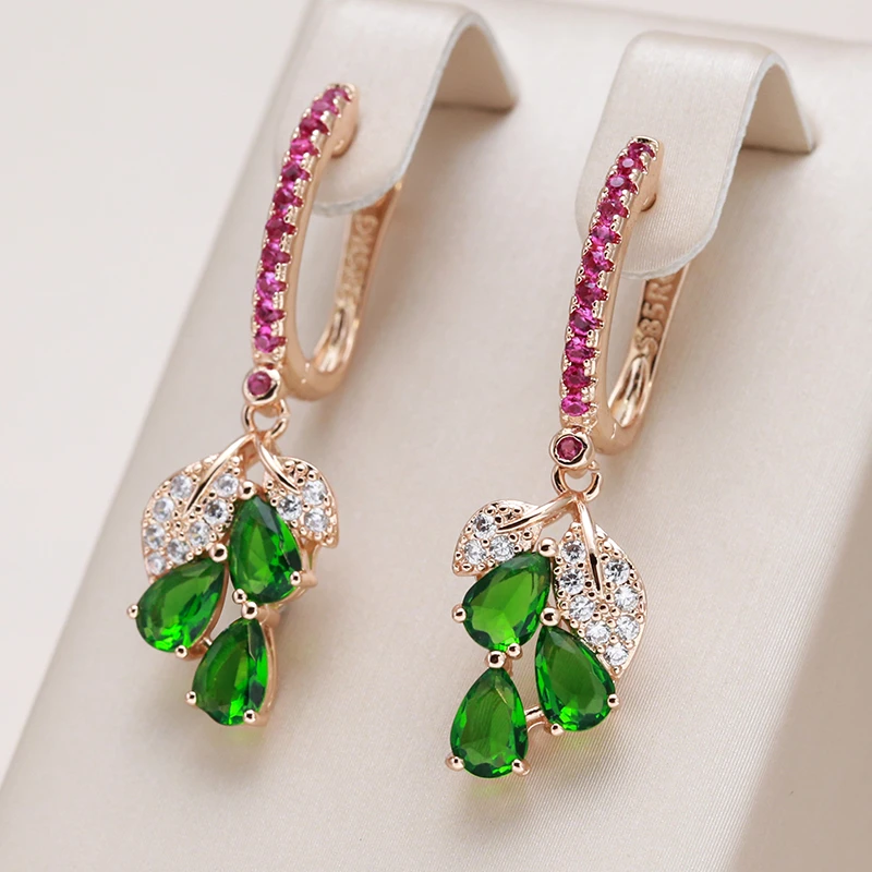 Pendientes colgantes elegantes con piedras de circonita de colores