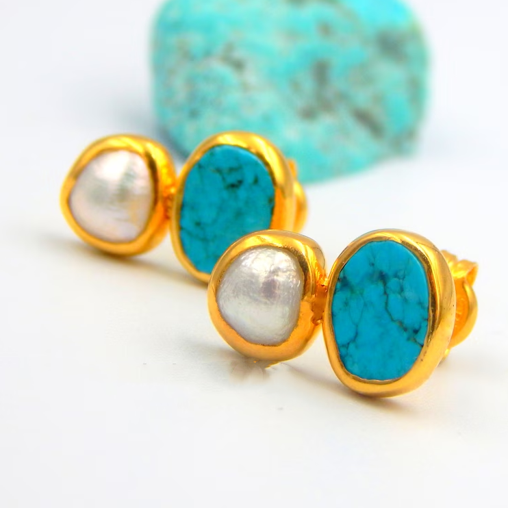 Elegantes Pendientes de oro vintage con brillante piedra turquesa