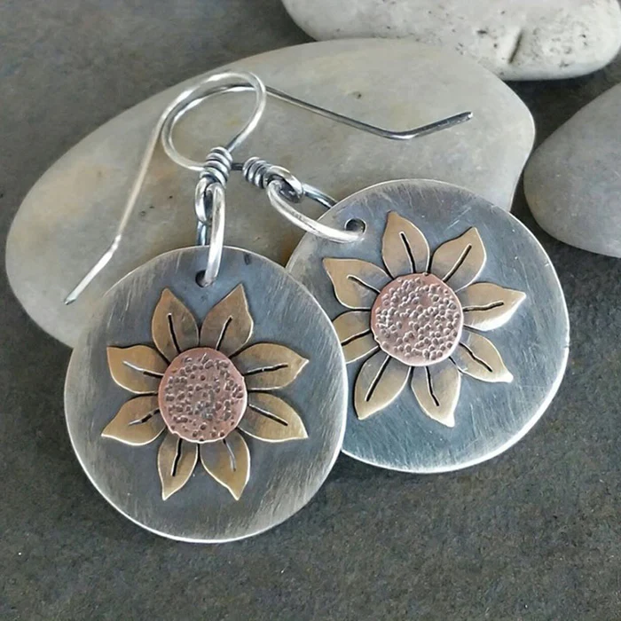 Pendientes de plata vintage elegantes con diseño de girasol