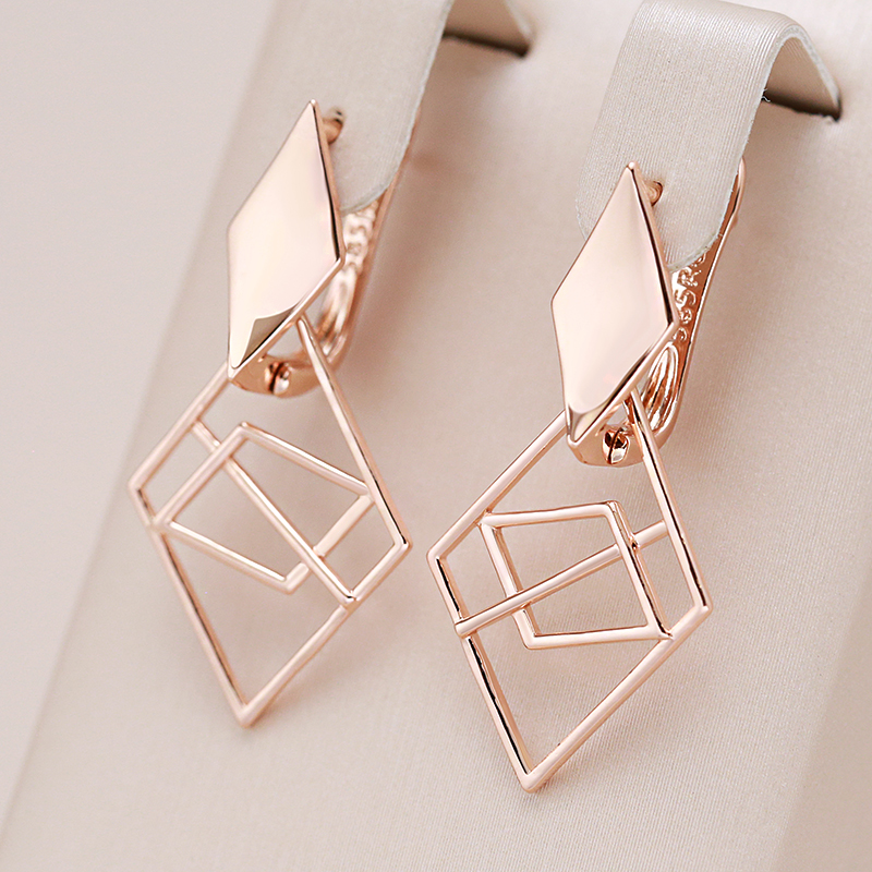 Pendientes dorados geométricos elegantes para un toque de elegancia