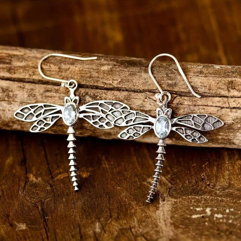 Encantadores pendientes de libélula vintage con brillantes circonitas
