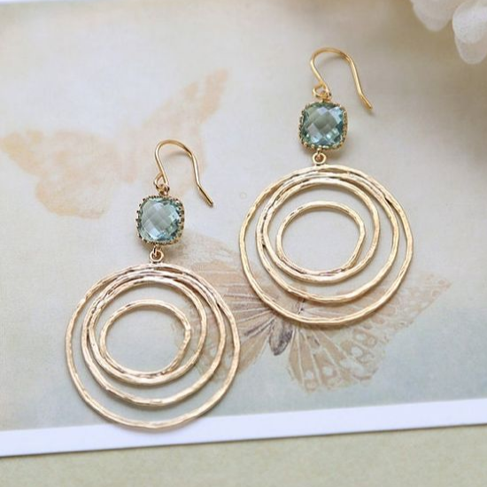 Pendientes Goldspiral elegantes con circonio brillante en estilo vintage