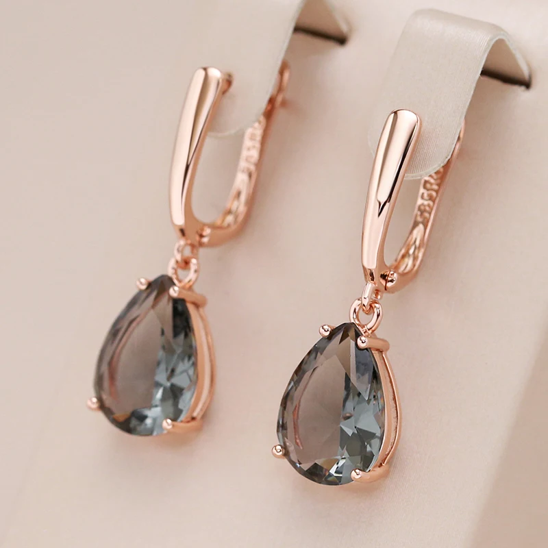 Pendientes de gota vintage elegantes en oro