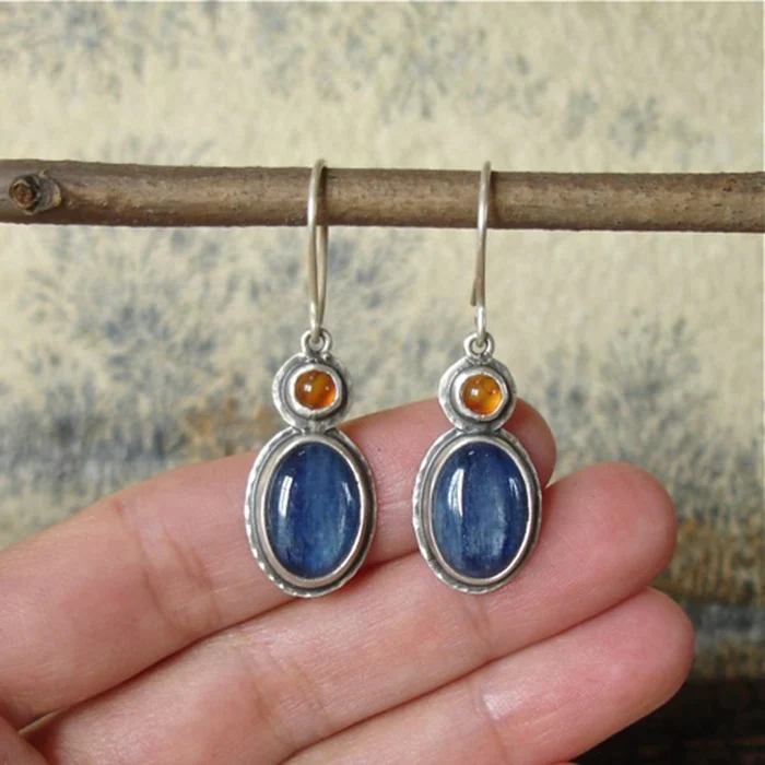 Pendientes vintage fascinantes en azul y naranja