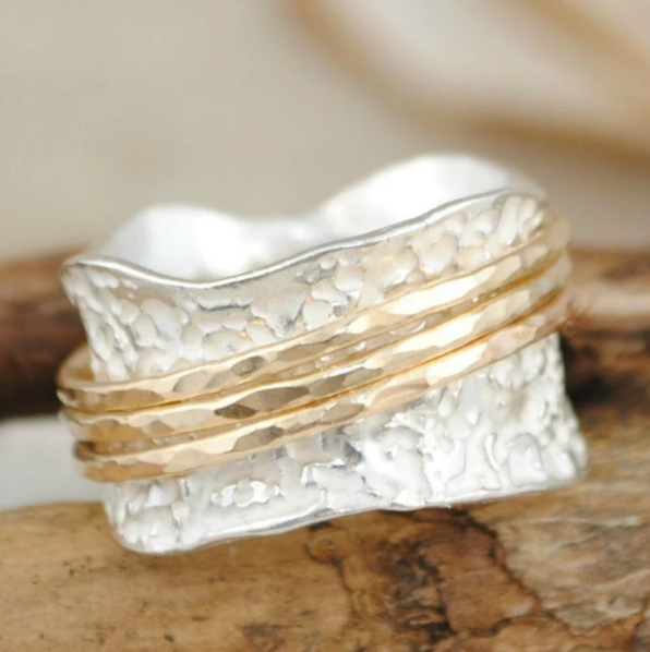 Anillo Giratorio Vintage Exquisito en Elegante Dorado y Plateado