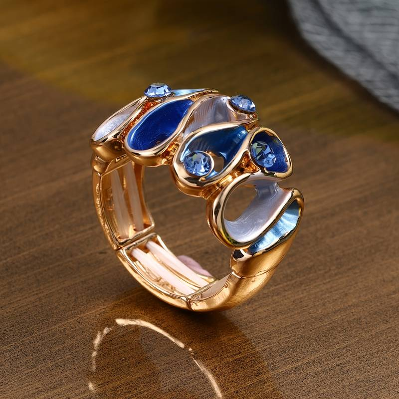 Anillo vintage azul único con forma irregular