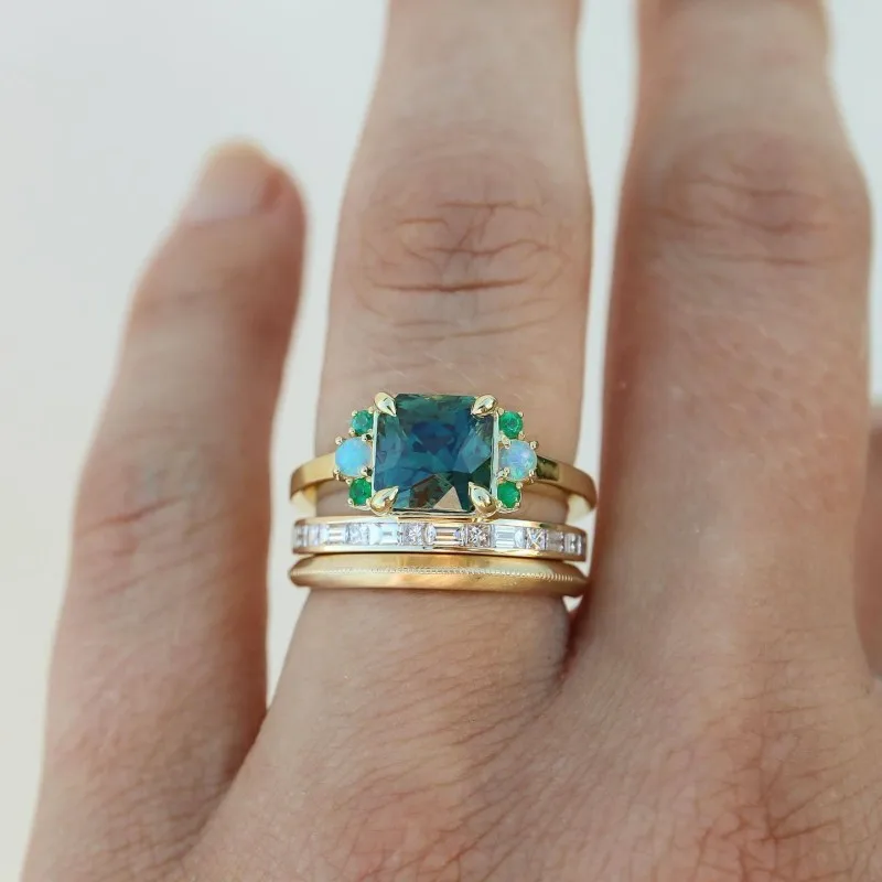 Anillo vintage inspirado en cristal azul brillante