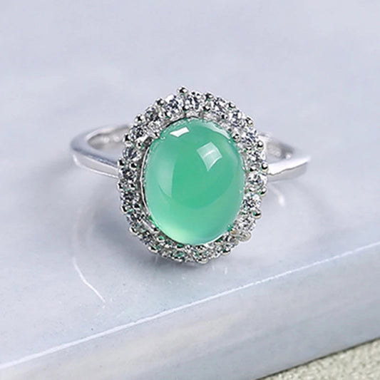 Anillo de Piedra Esmeralda Vintage Elegante en Plata
