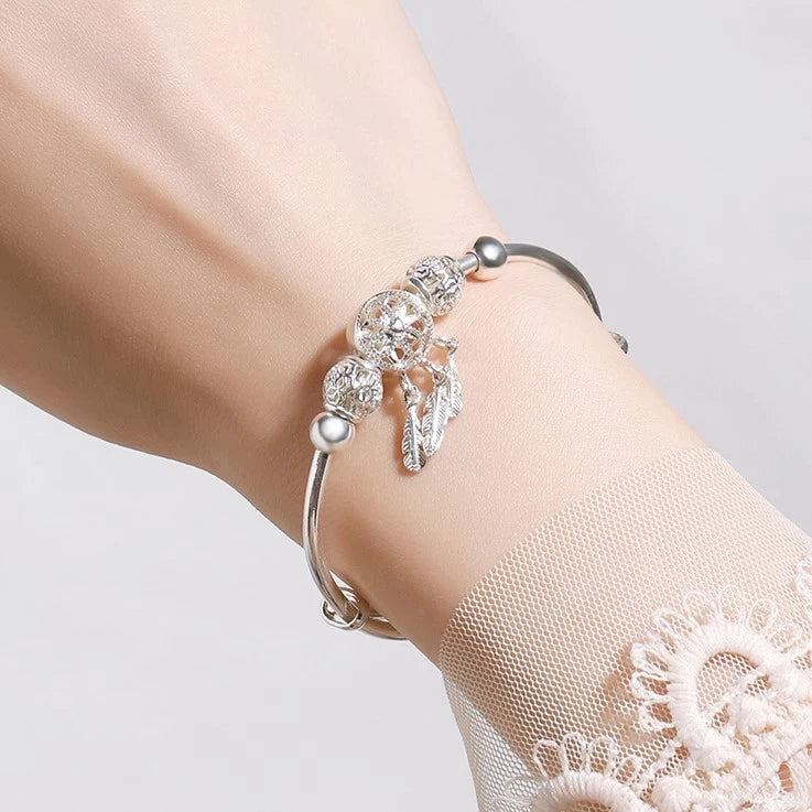 Elegante pulsera ajustable con deslumbrantes colgantes de tres hojas de plata esterlina 925 de alta calidad
