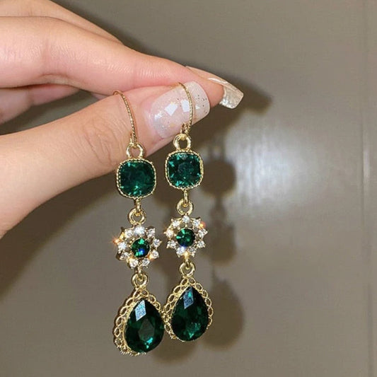 Pendientes Vintage Elegantes de Cristal Verde para un Toque de Lujo