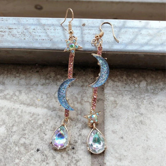 Pendientes elegantes de plata con circonitas en estilo boho lunar