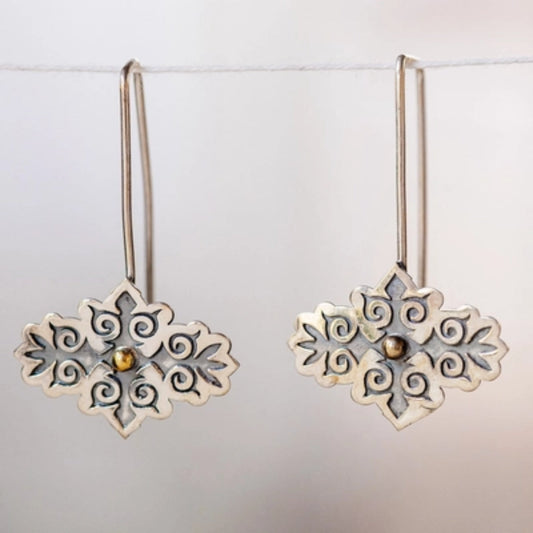 Pendientes vintage elegantes con piedra dorada y joyería de plata artística