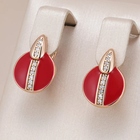 Pendientes elegantes con acabado de esmalte rojo brillante