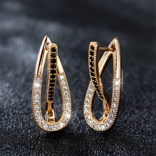 Pendientes negros brillantes y elegantes