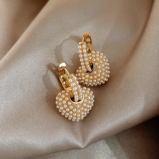 Pendientes de Perlas Doradas Elegancia del Amor