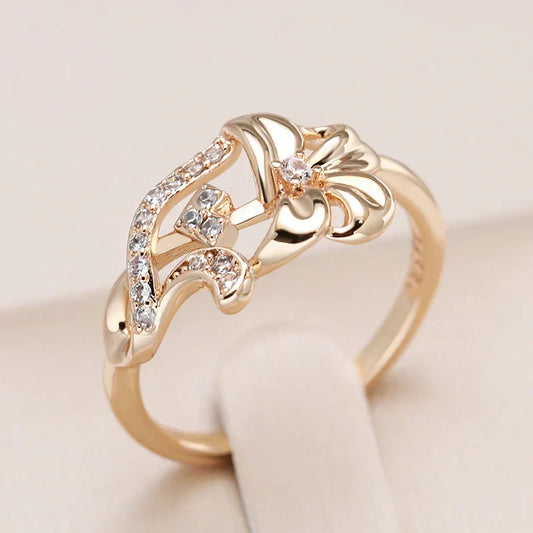 Anillo elegante con dorado de alta calidad