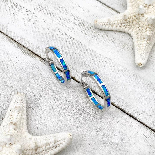 Anillos elegantes de plata con inspiración en el diseño del océano en color opalino