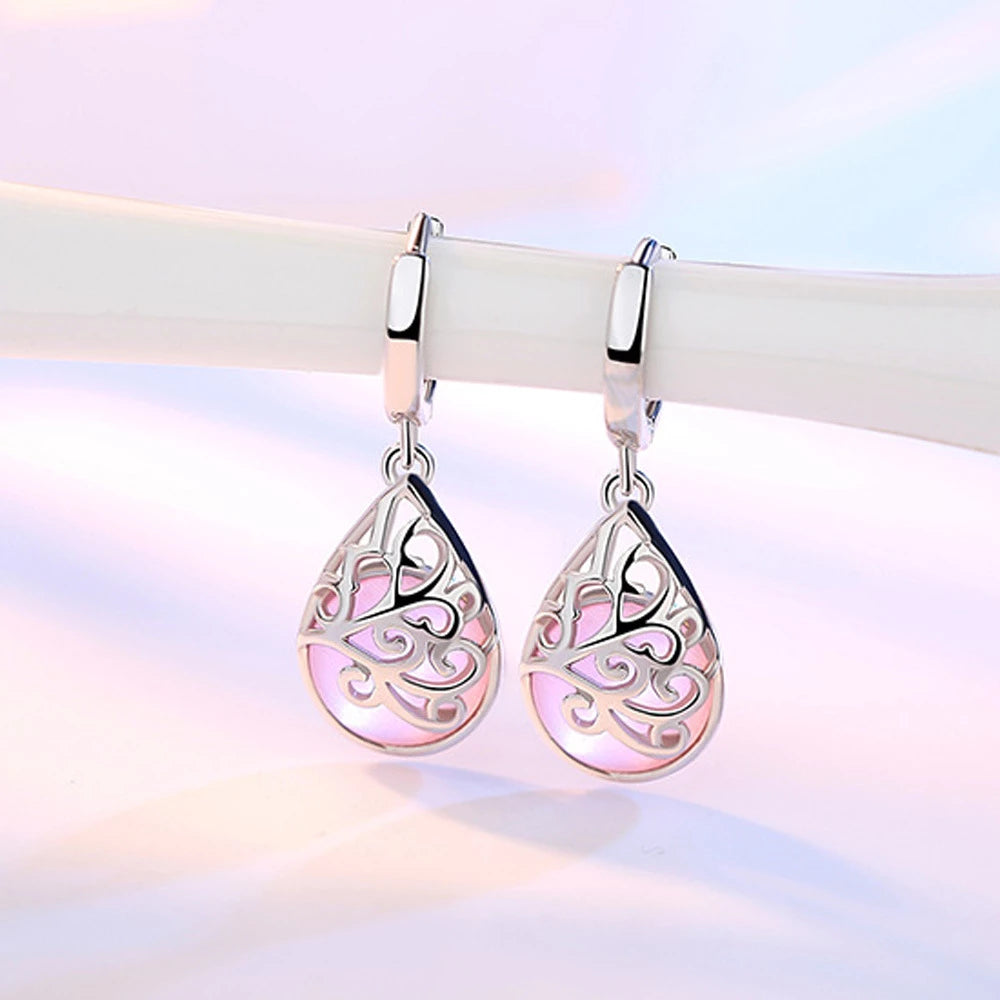 Elegantes pendientes de plata esterlina 925 con un delicado diseño del árbol de la vida