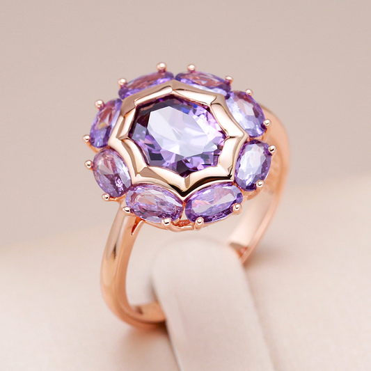 Anillo fascinante de zirconio lila natural