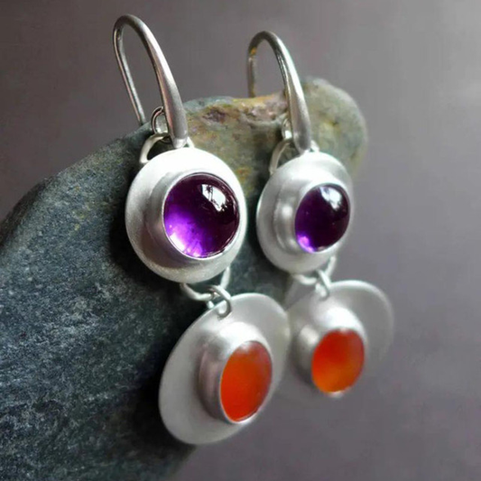 Pendientes de plata esterlina elegantes con brillantes cristales rojos y morados