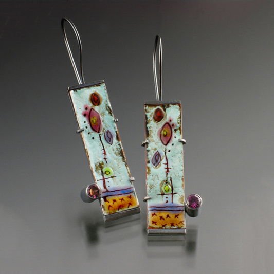 Pendientes vintage encantadores con esmalte atemporal