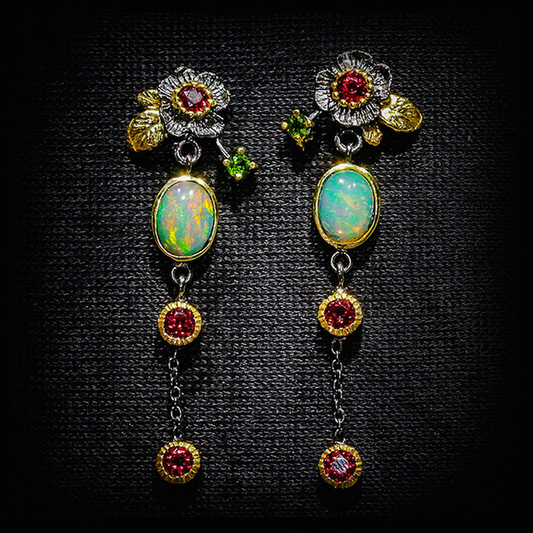 Fascinantes pendientes Boho con resplandeciente ópalo y brillante circonita roja