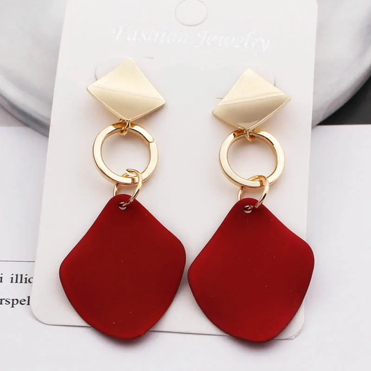 Pendientes Rojos Vintage Elegantes para un Toque de Nostalgia