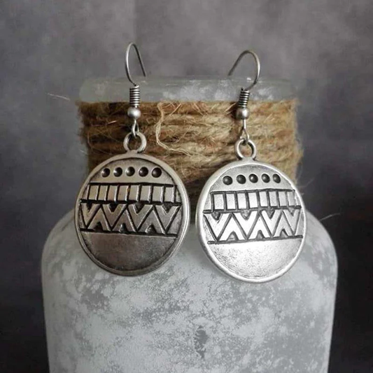 Pendientes Vintage Elegantes con Acabado en Plata Atemporal