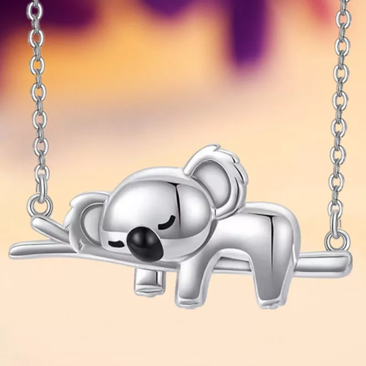 Elegante cadena de koala plateada - ¡un toque de naturaleza para tu outfit!