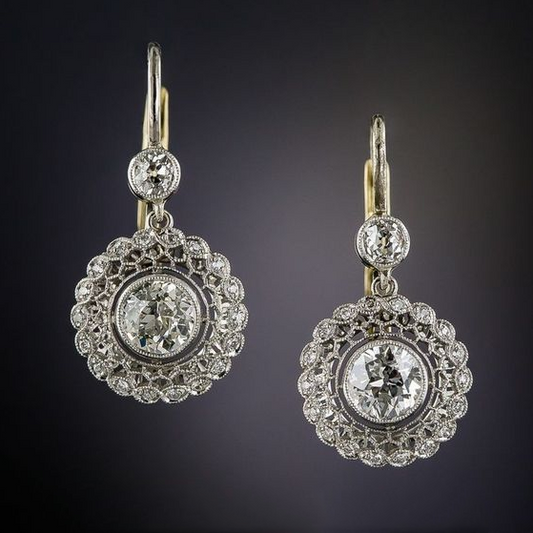 Pendientes vintage de mandala elegantes con piedras de circonita brillantes