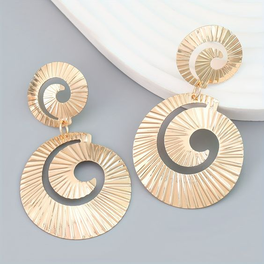 Pendientes de espiral bohemios brillantes en oro