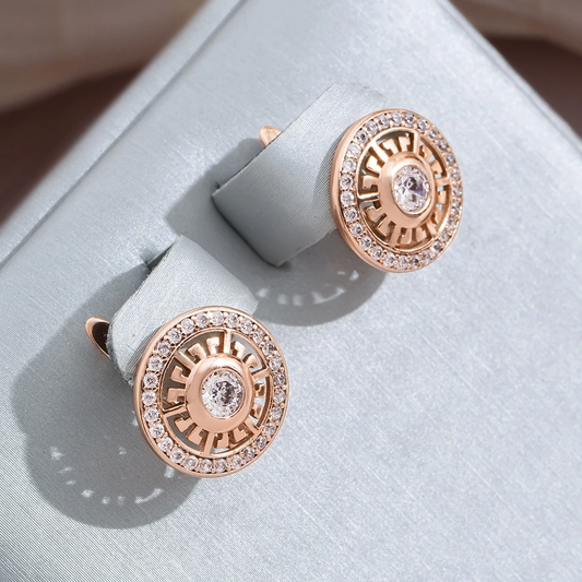 Pendientes redondos brillantes y elegantes