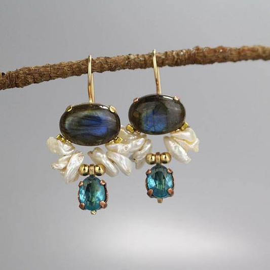 Pendientes de piedra azul océano clásicos en estilo vintage