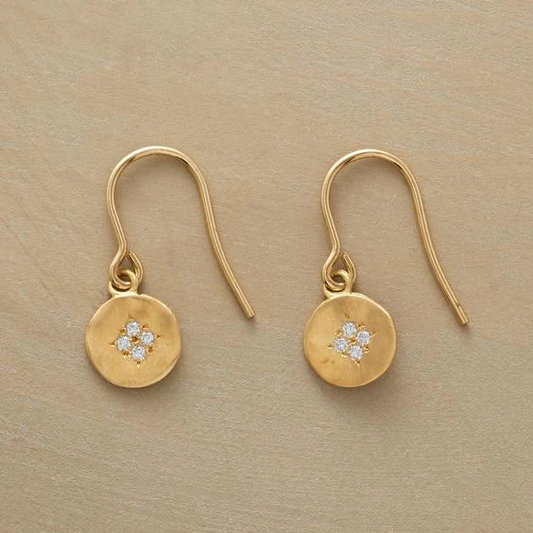 Pendientes vintage elegantes con brillantes circonitas de oro
