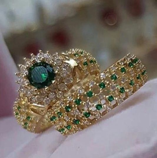 Anillo vintage elegante con brillante circonita verde