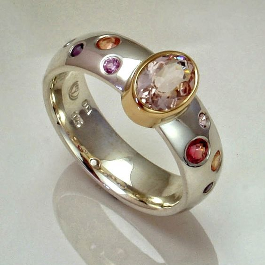 Anillo de cristal vintage brillante – ¡Una joya atemporal!