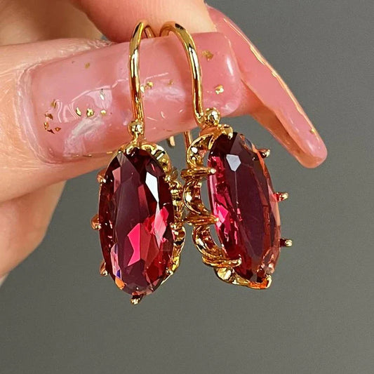 Pendientes Vintage Elegantes de Oro con Acentos Rojos