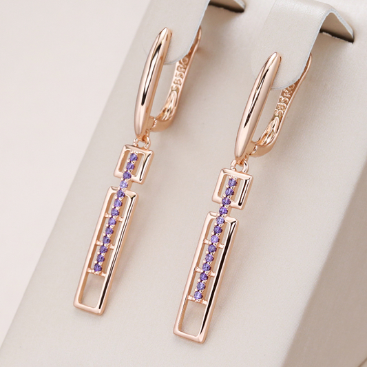 Pendientes rectangulares elegantes con brillantes cristales morados en dorado